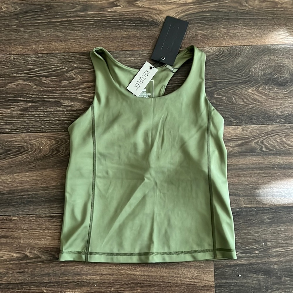 Performance Tank in Olive